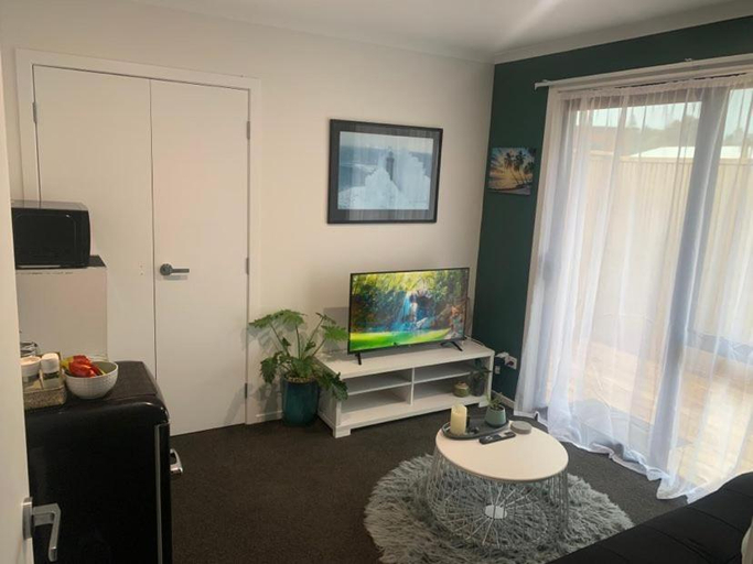 Others 5, Hall Street Haven, Waipa