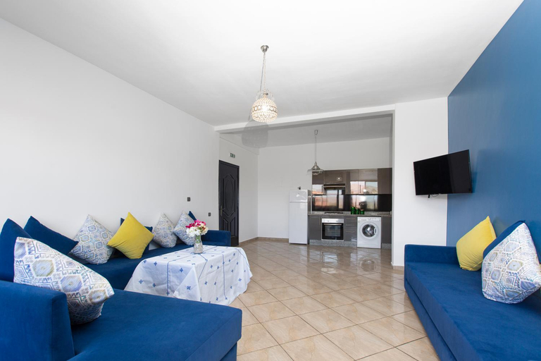 Shared lounge/TV area, lafamilia, Marrakech