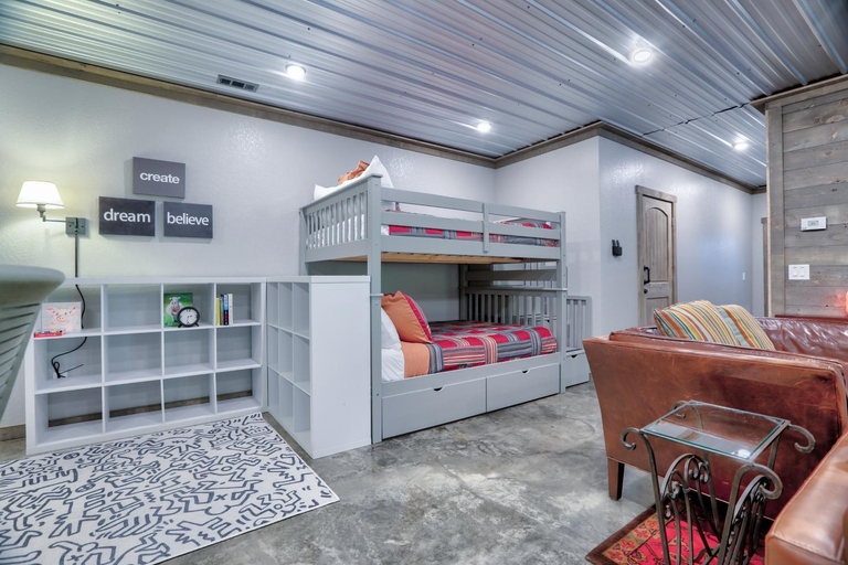 1, Napa Blue Ridge Cabin, Fannin
