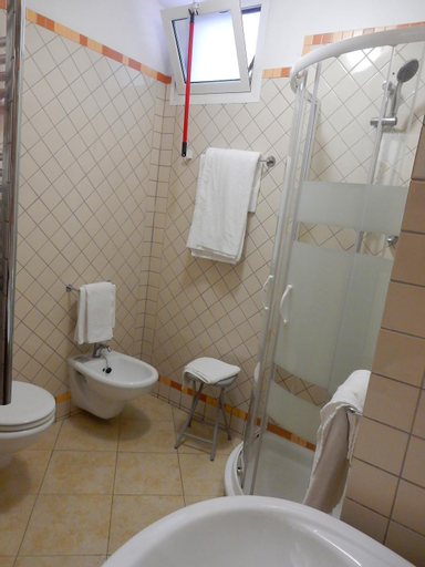 Bedroom 4, Hotel Kaly, Imperia