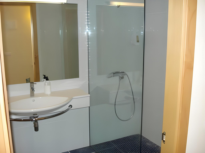 Bathroom 3, Hostal la Salut de Terrades, Girona