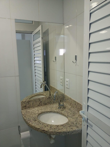 Bathroom 20