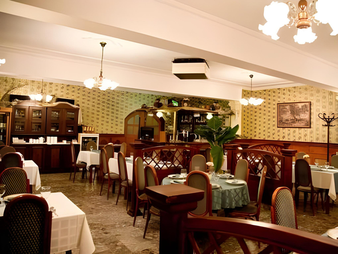 Food & Drinks 5, Dolce Vita Panzio, Miskolci
