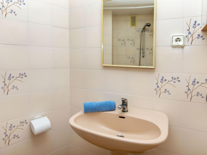 Bathroom 3, Apartment El Cargol by Interhome, Girona