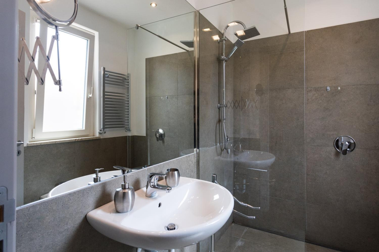 Bathroom 2, My Way - Suite - Rooms - Palazzo San Matteo, Palermo