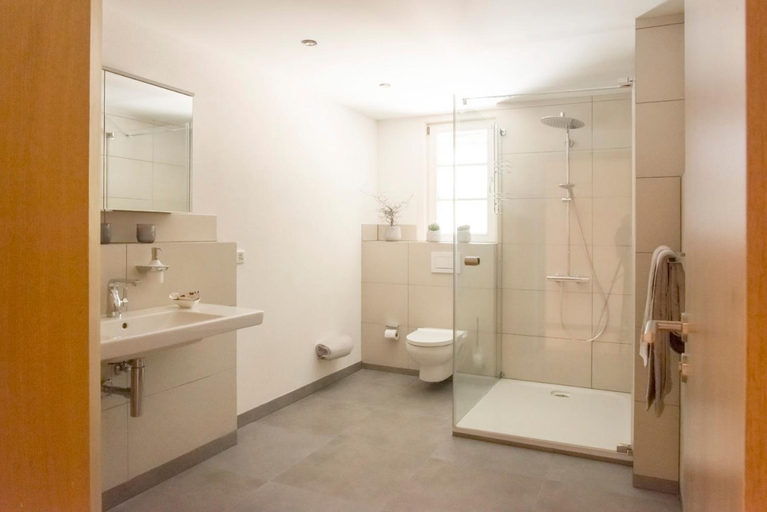 Bathroom 2, Haus Nilson I klimatisierte Ferienwohnung, Ortenaukreis