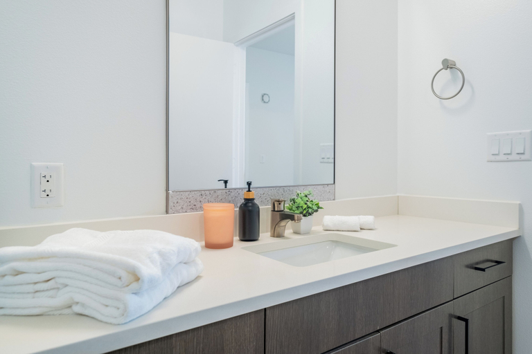Bathroom 3, Westerly, Dallas