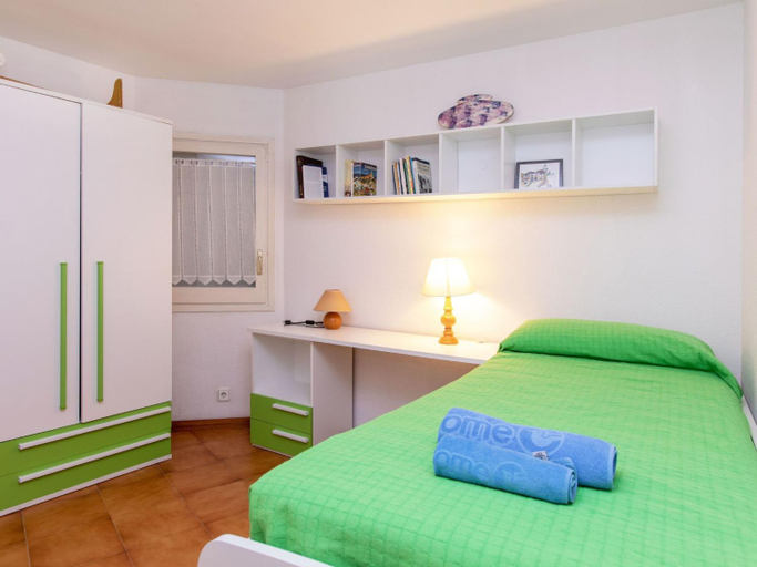 Bedroom 2, Apartment El Cargol by Interhome, Girona
