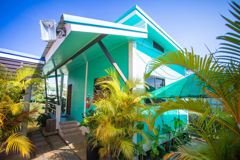 Exterior 5