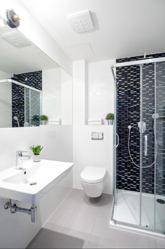 Bathroom, TurnKey I King George Square Studio, Praha 2