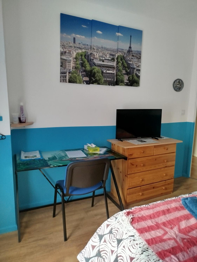 Others 4, Chambre avec balcon dans maison avec parking, Haute-Savoie