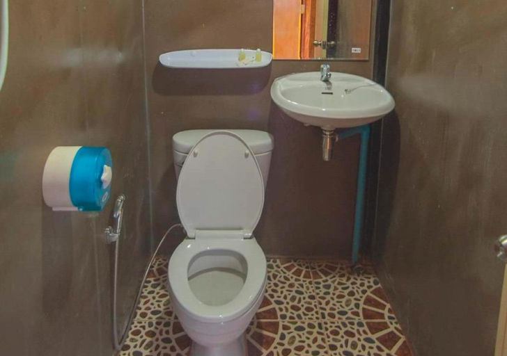 Bathroom, Ahcnng Camp, Mae Rim