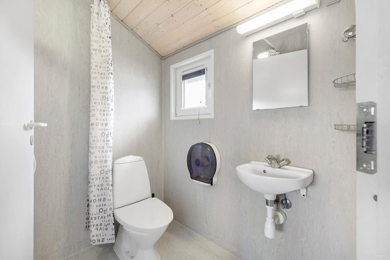 Bathroom, First Camp Lakolk Strand Camping, Tønder