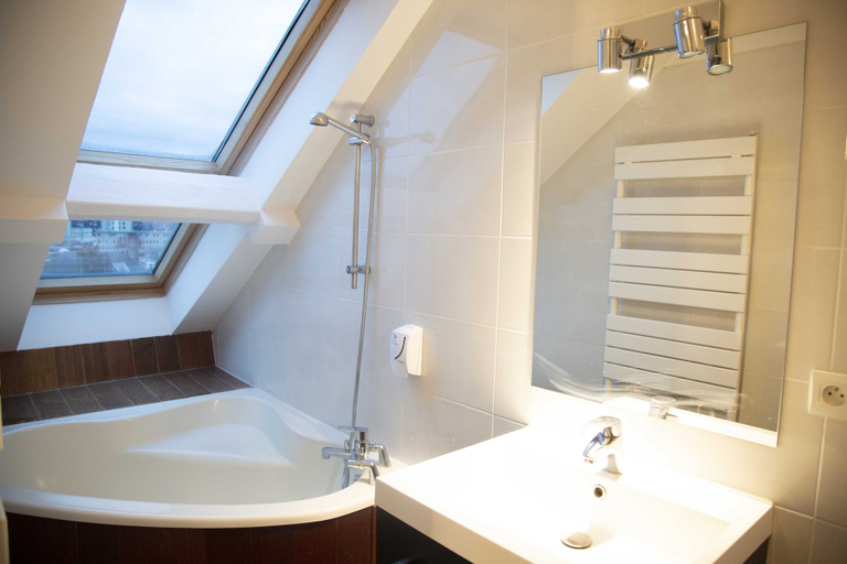 Bathroom 4, Smart Appart Cherbourg La Rose des vents, Manche