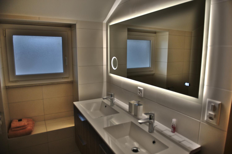 Bathroom 3, Auberge Les Rangs, Conthey