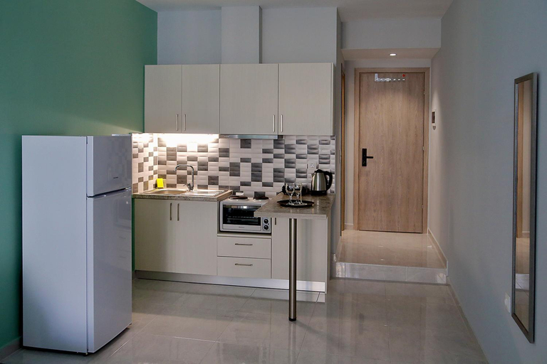 Others 5, Menta Studios, next to metro station, smart tv, Central Macedonia