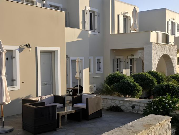 Others 5, Kallisti Paros, South Aegean