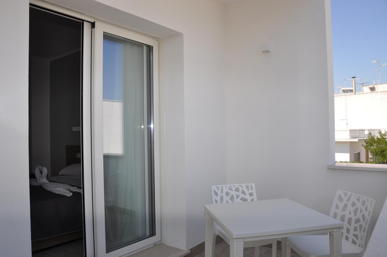 Others 2, BLANC Apartments e Rooms, Lecce