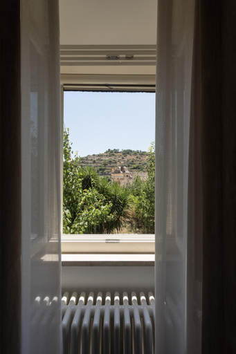 Others 4, Heraia, Ragusa
