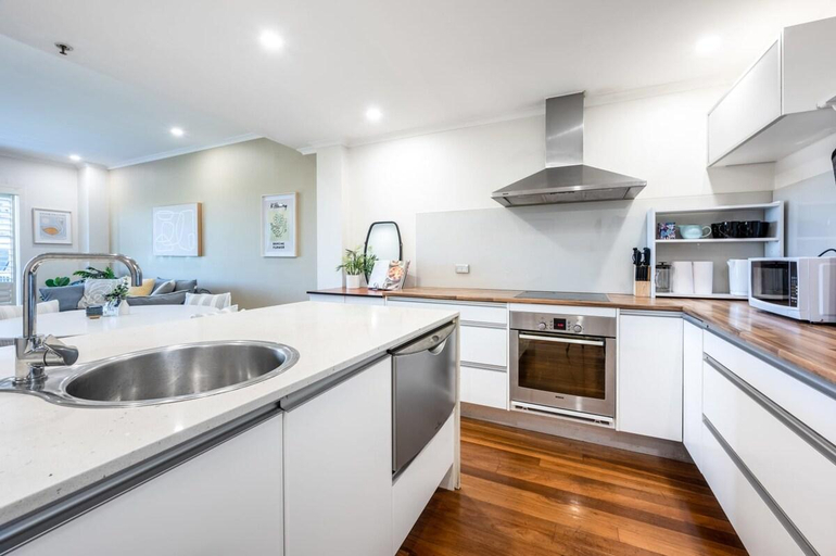 Light, Resort Style Haven in Darling Harbour, Sydney