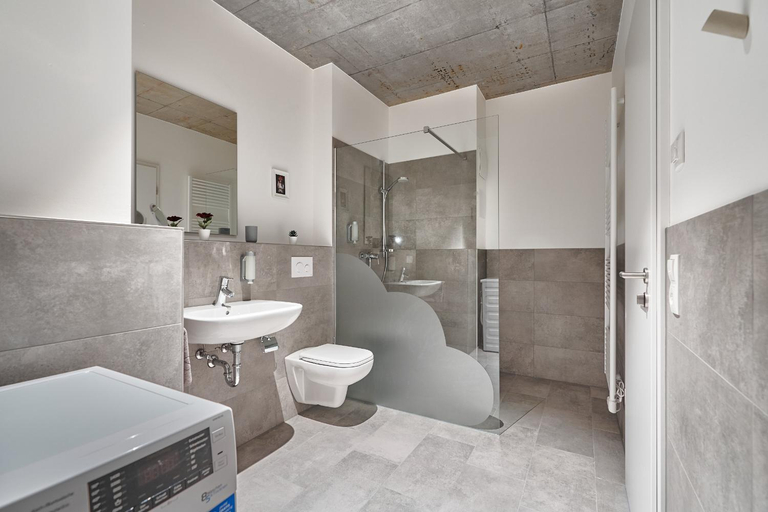 Bathroom 2, The Cloud Suite Apartments, Freiburg im Breisgau