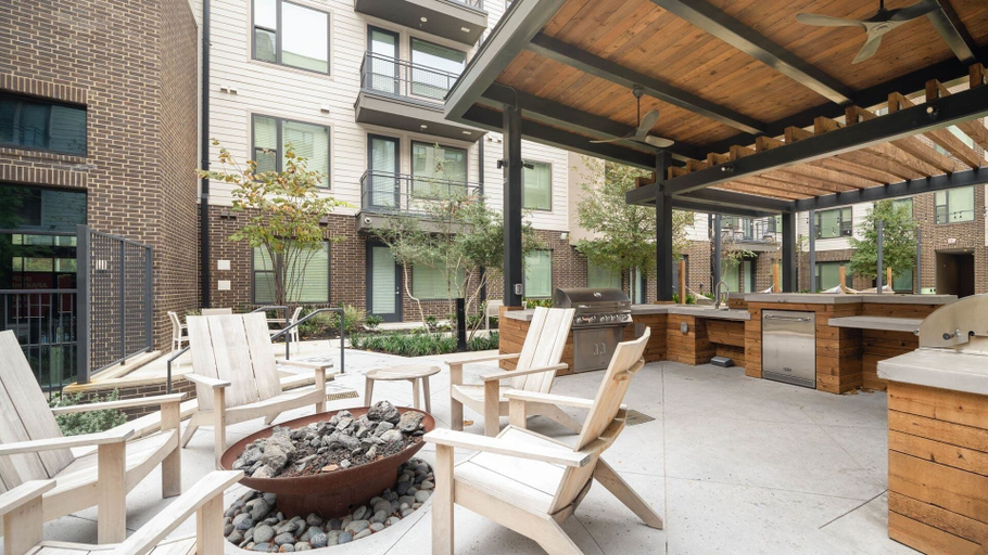 Others 5, Westerly, Dallas