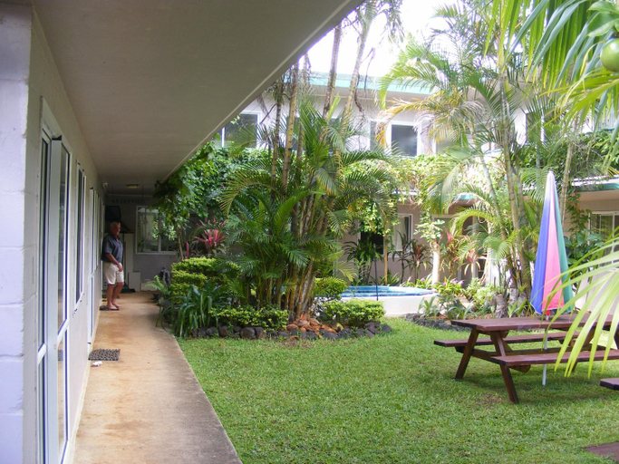 Others 2, Central Motel, Rorotonga