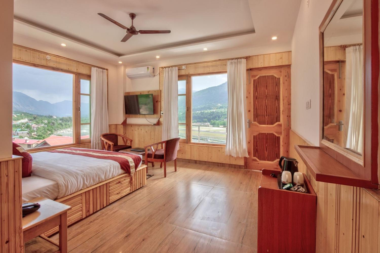 Bedroom 2, Vivaan stays, Kullu