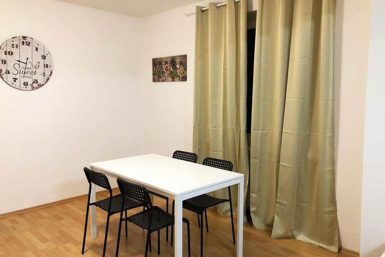 Others 3, cozy Apartments with WiFi, Oberhausen