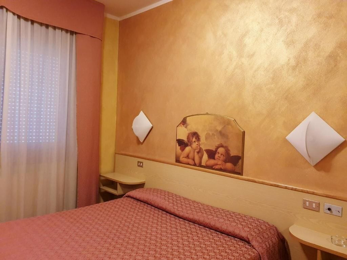Bedroom 2, HOTEL PARADISO, Bologna