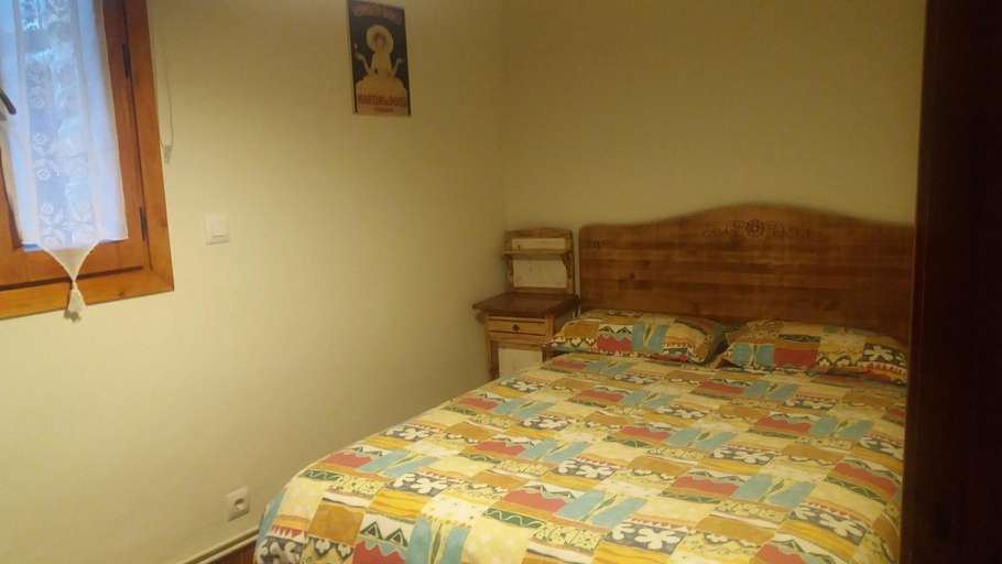 Bedroom 2, Casa Rural Basajarau, Huesca