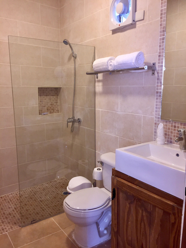 Bathroom 4, Hotel Yamilí, Salvaleon de Higuey