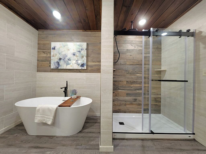 Bathroom, A Splashing Good Time, Sevier
