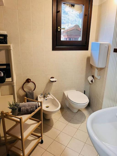 Bathroom 3, Casa Mario, Trento