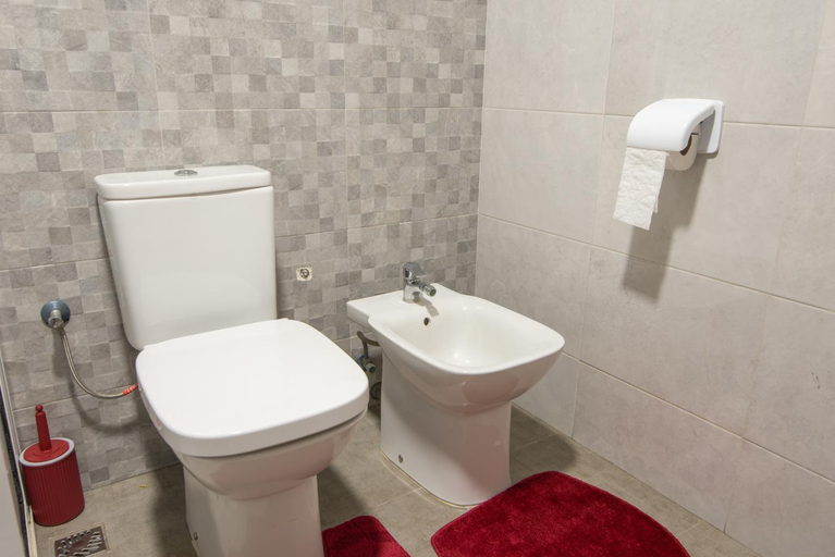 Bathroom 16