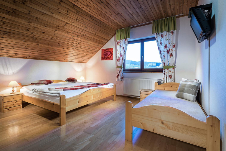 Others 4, Chata Adamec, Poprad
