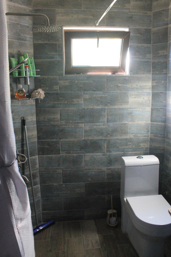 Bathroom, odahouse. fireplace and spring water., Batumi