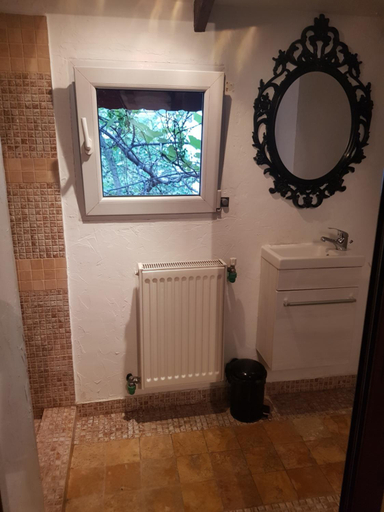Others 5, Mpoint Motel, Municipiul Bucuresti