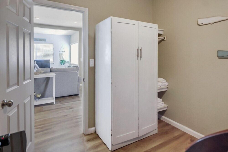 Bathroom 3, Cozy Kingston 1, San Diego