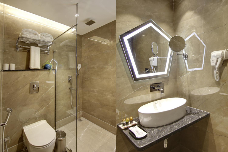 Bathroom 4, The Vanson Pride, Delhi Central Stay, Delhi