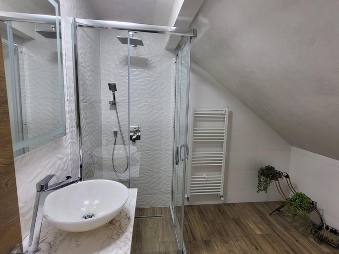 Others 4, Mery's Home, Bran
