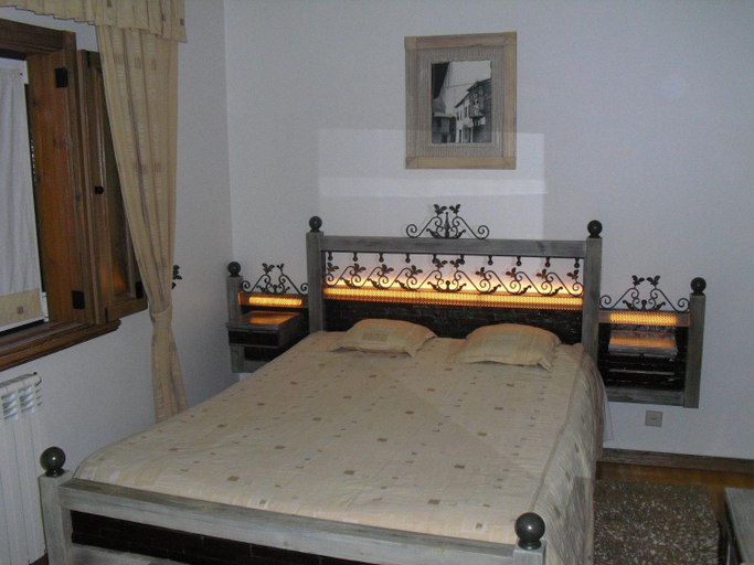 Others 5, Descanso Serrano, Manteigas
