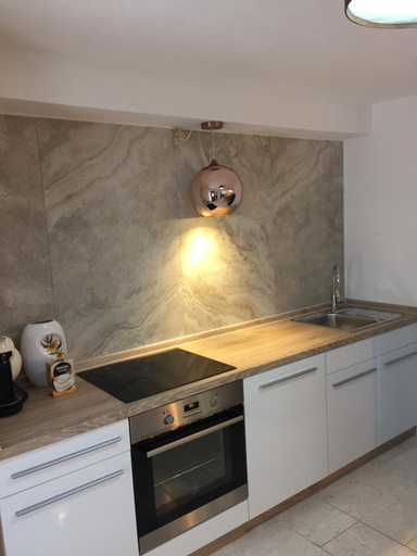 Kitchen, Villa Charles, Okrug