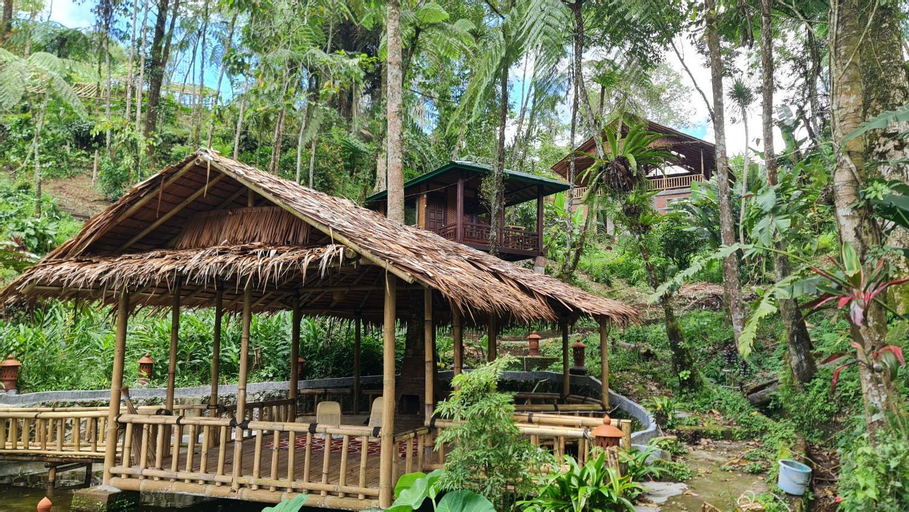 Exterior 6