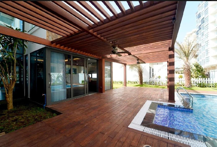 Swimming Pool 11