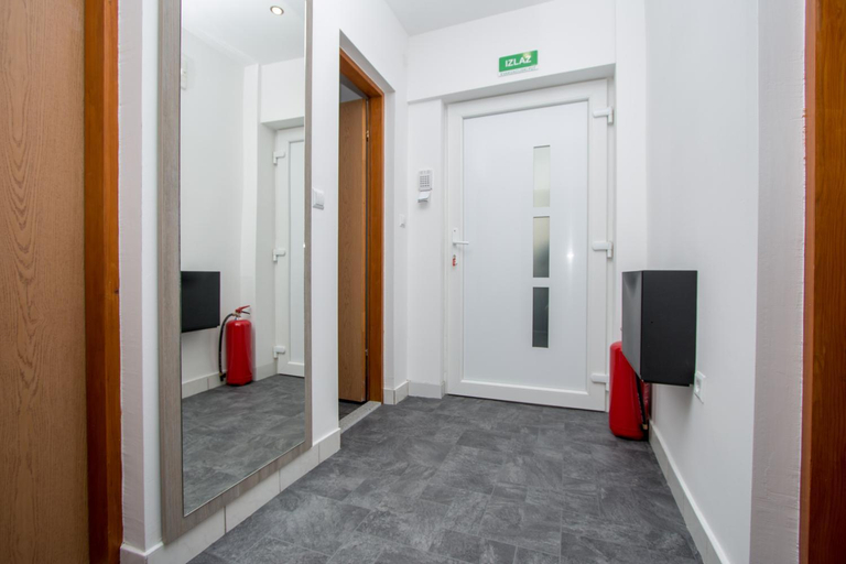 Others 5, Apartman Emir 1, Istočno Sarajevo