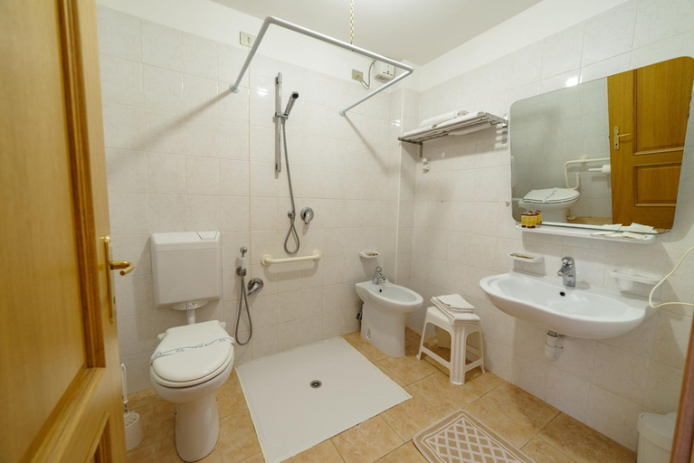 Bathroom 3, Albergo Boschetto Ristorante Pizzeria, Verbano-Cusio-Ossola
