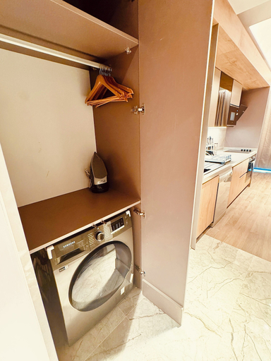 Bathroom 3, Elite Luxury Suites at Diamond in City, Accra
