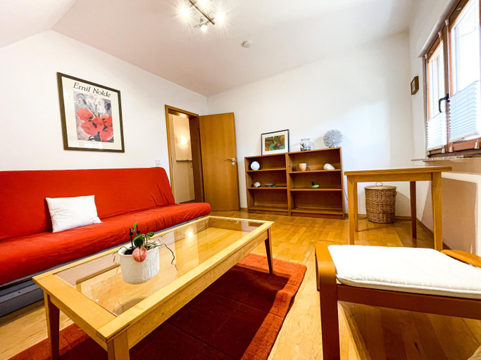Others 5, Behagliches Haus mit Kamin und romantischem Garten, Offenbach