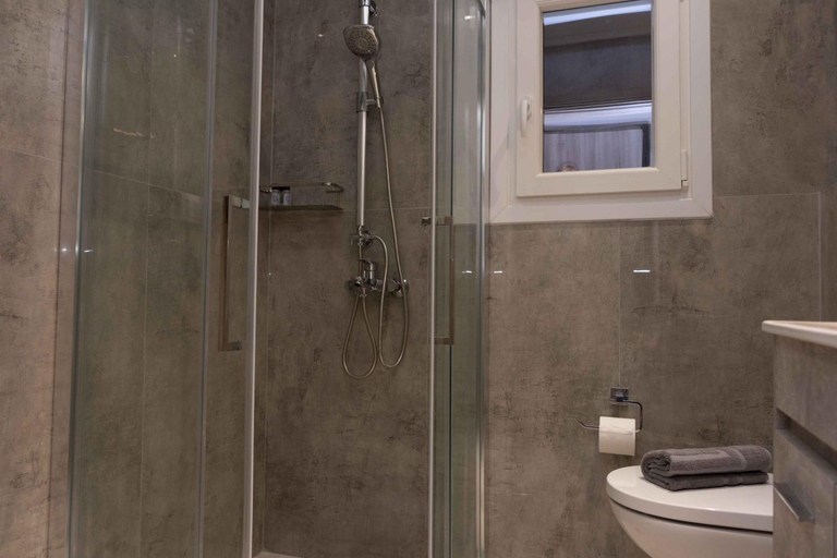 Shower 3, SKG Comfort Apartments, Central Macedonia